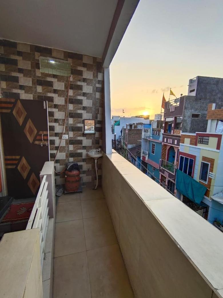 Geeta Homestay اوجاين المظهر الخارجي الصورة