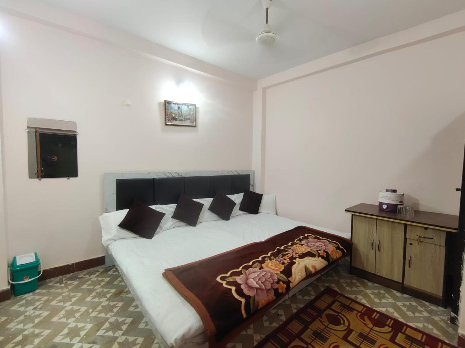 Geeta Homestay اوجاين المظهر الخارجي الصورة
