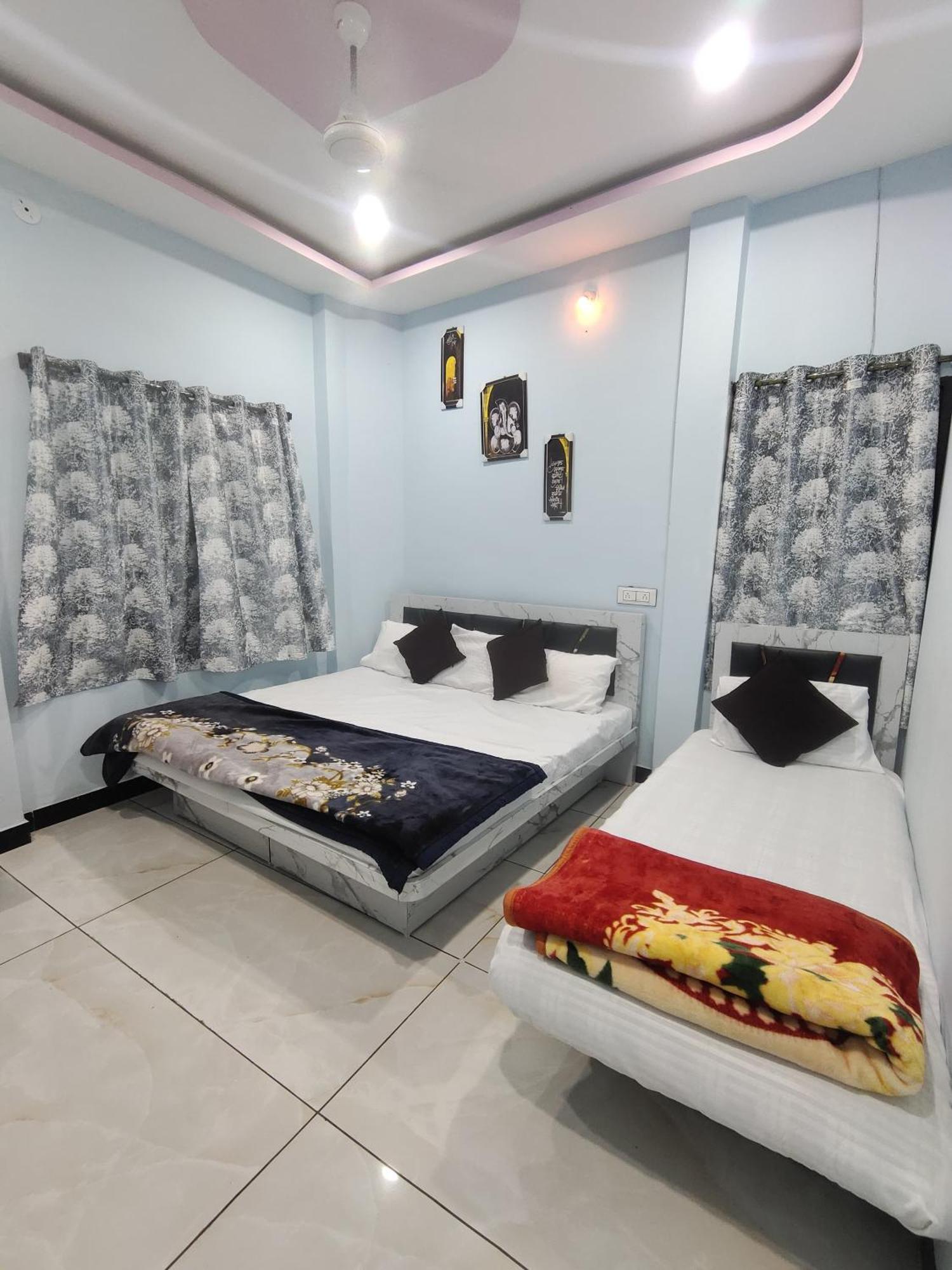 Geeta Homestay اوجاين المظهر الخارجي الصورة