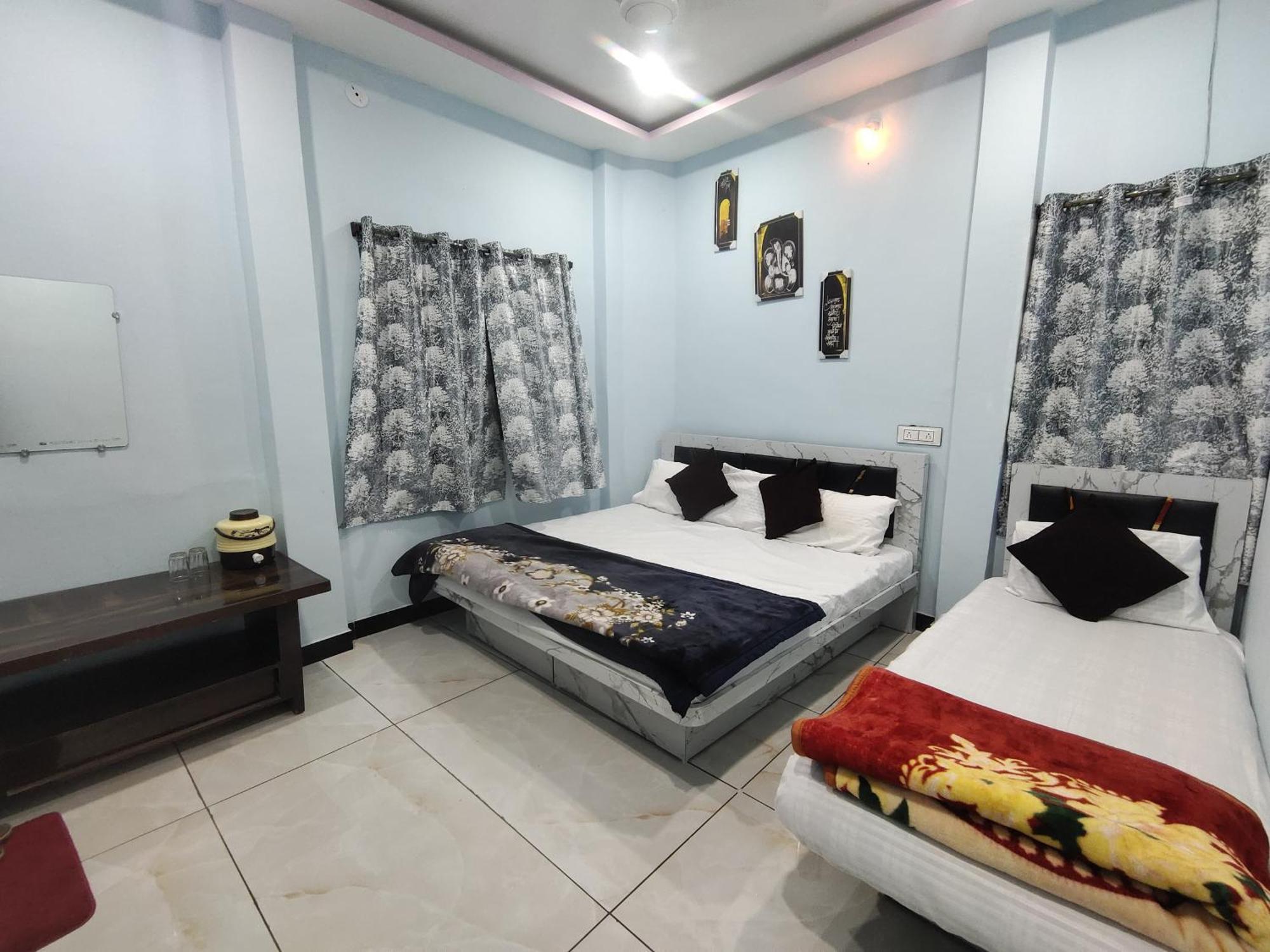 Geeta Homestay اوجاين المظهر الخارجي الصورة